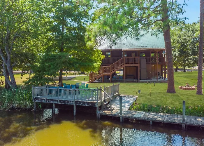 Experience Louisiana, Cabin On Bayou Petite Anse
