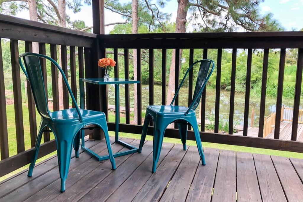 Experience Louisiana, On Bayou Petite Anse Holiday home