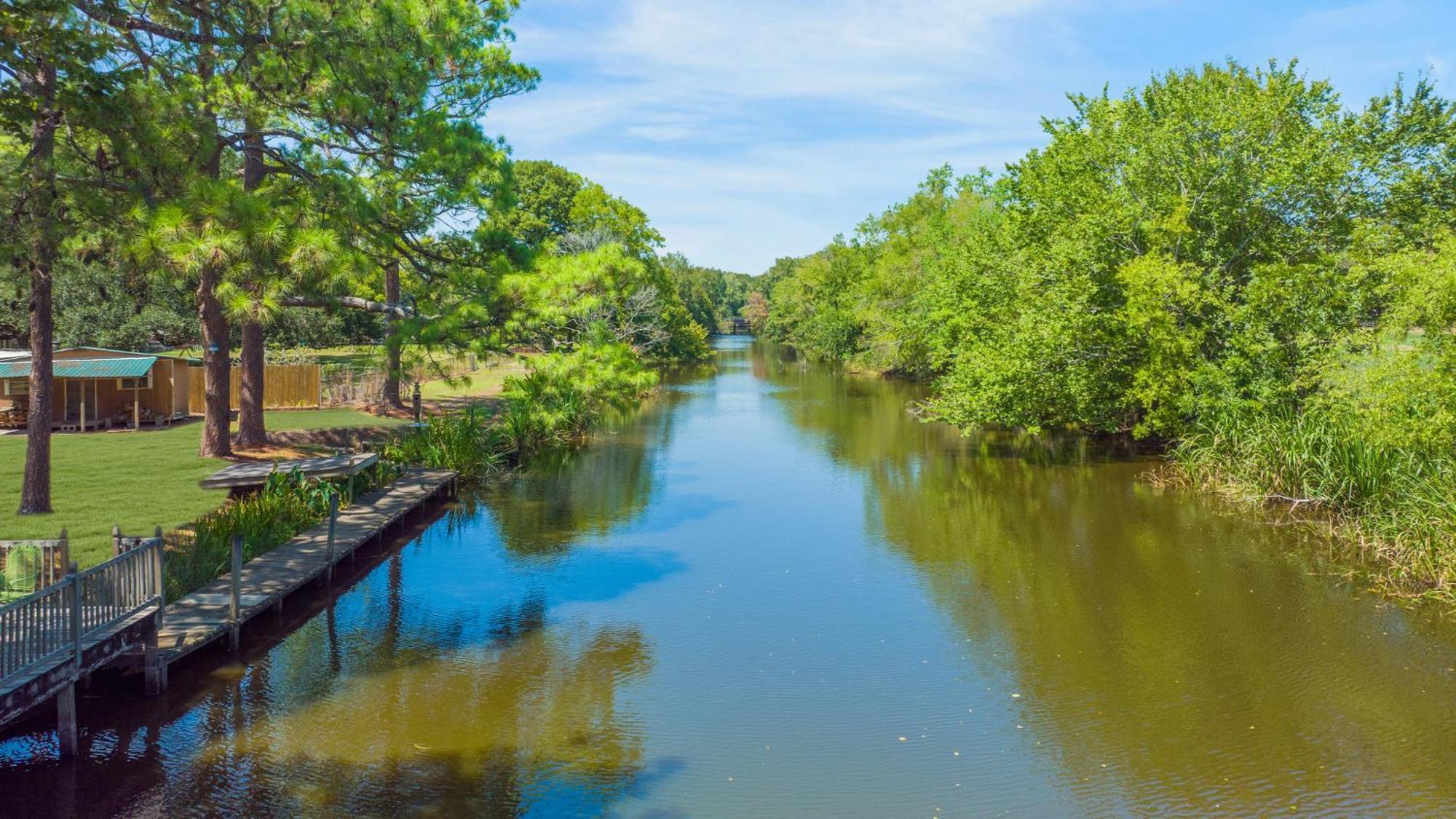Experience Louisiana, On Bayou Petite Anse Holiday home New Iberia