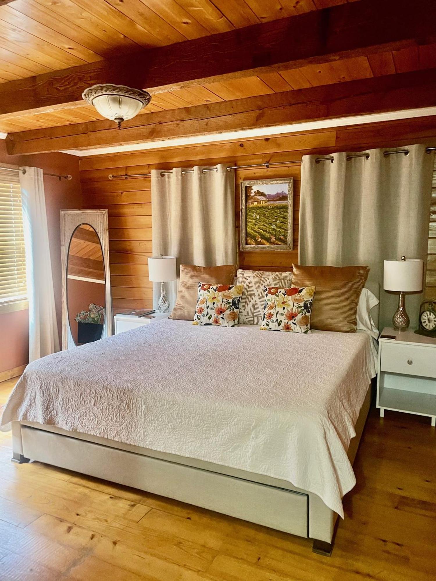 Experience Louisiana, On Bayou Petite Anse Holiday home